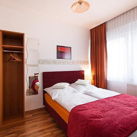 Pension Jasmin Pforzheim Bagian luar foto